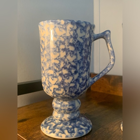 Set Of Vintage Bel-Terr China BTC USA Blue Spongeware Pottery Footed Coffee Mugs - Picture 2 of 6